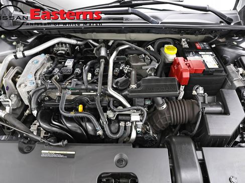Used 2023 Nissan Sentra SR w/ SR Premium Package FWD image 7