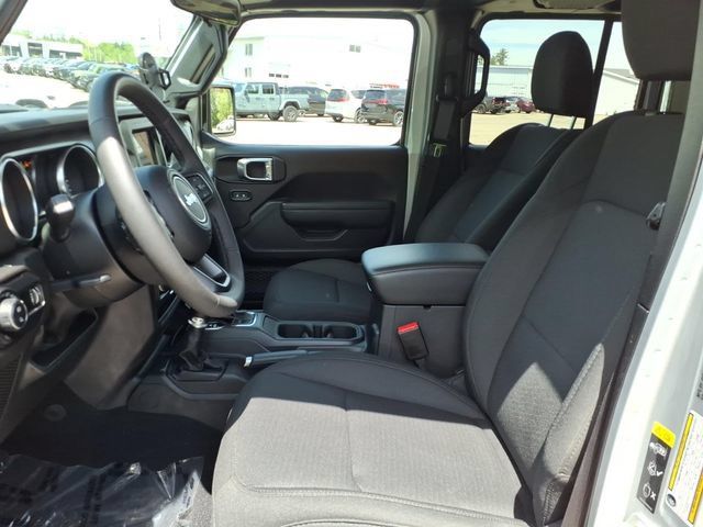 Used 2023 Jeep Gladiator Sport AWD/4WD image 14