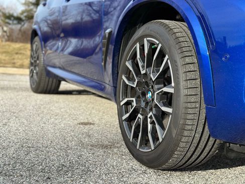 Used 2025 BMW X5 M60i w/ Executive Package image 9