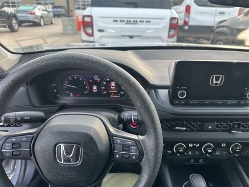 Used 2023 Honda Accord EX image 9