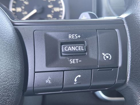 Used 2024 Nissan Rogue S AWD/4WD image 17
