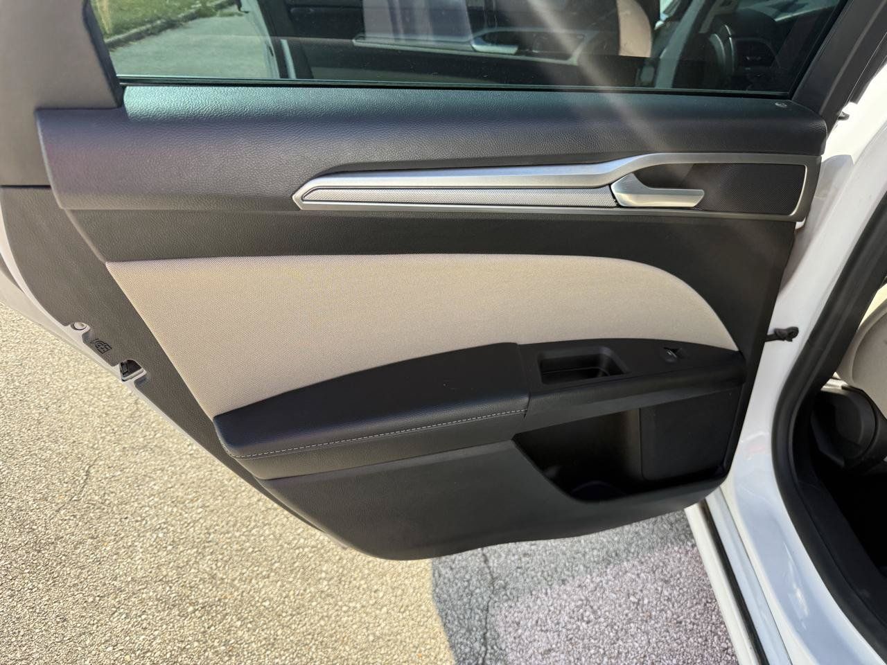 Used 2018 Ford Fusion S FWD image 16