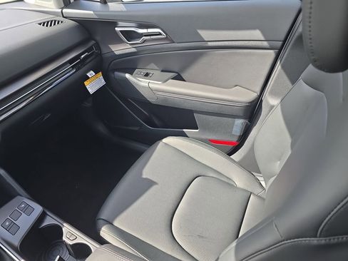 New 2026 Kia Sportage EX FWD image 16