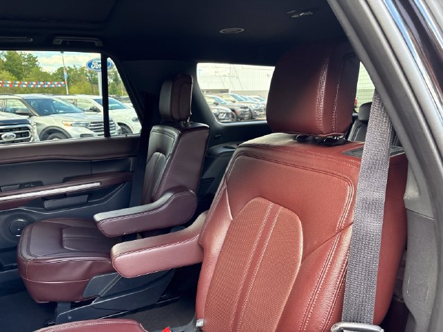 Used 2024 Ford Expedition Limited AWD/4WD image 22
