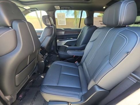 New 2026 Cadillac Vistiq Premium Luxury AWD/4WD image 24