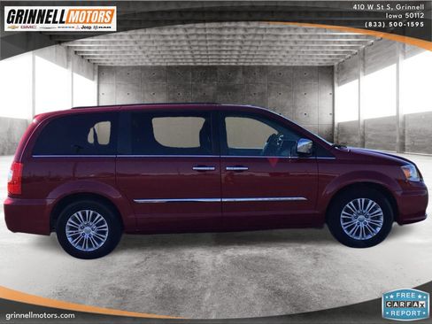 Used 2015 Chrysler Town & Country Touring-L w/ Driver Convenience Group FWD image 4