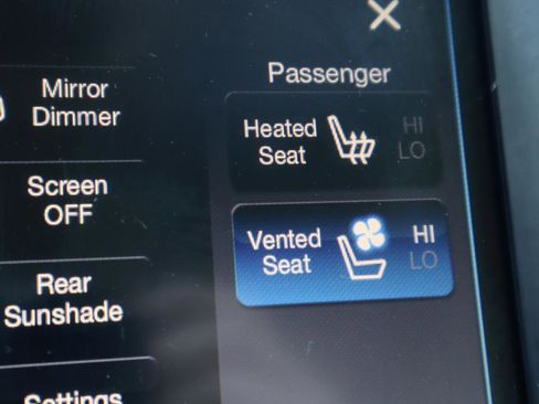 Used 2015 Chrysler 300 C w/ Light Group image 75