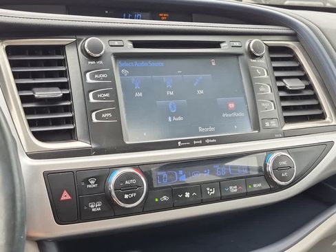 Used 2016 Toyota Highlander XLE AWD/4WD image 15