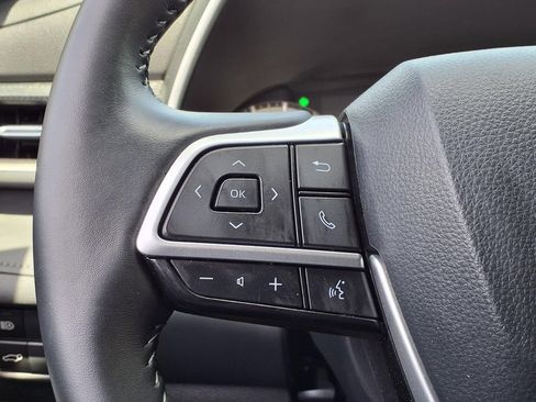 Used 2024 Toyota Highlander XSE FWD image 21