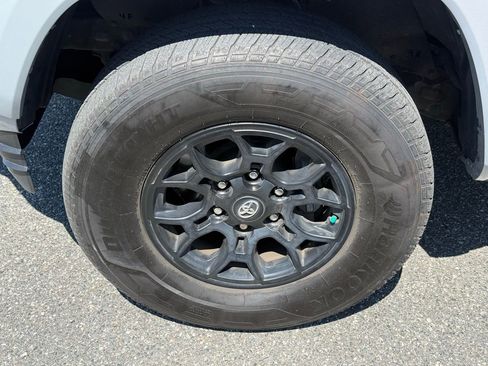 Used 2021 Toyota Tacoma SR5 image 11