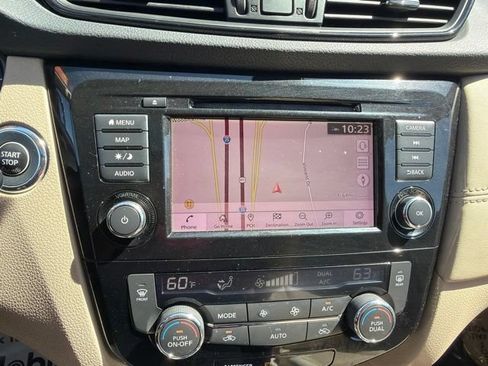 Used 2018 Nissan Rogue SL w/ Premium Package AWD/4WD image 35