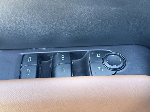 Used 2023 GMC Canyon AT4 w/ AT4 Premium Package image 22