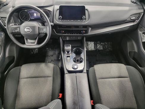 Used 2025 Nissan Rogue SV image 7