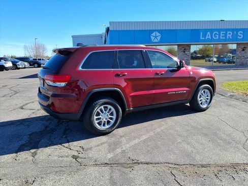 Used 2018 Jeep Grand Cherokee Laredo image 3