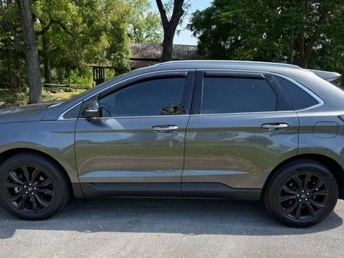 Used 2020 Ford Edge Titanium FWD image 10
