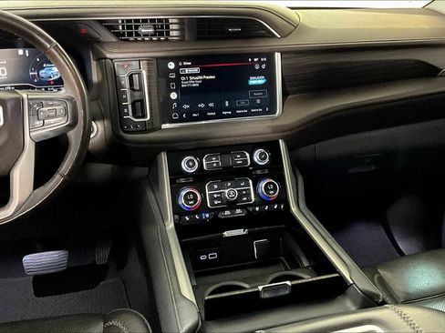 Used 2022 GMC Yukon Denali w/ Advanced Technology Package image 7