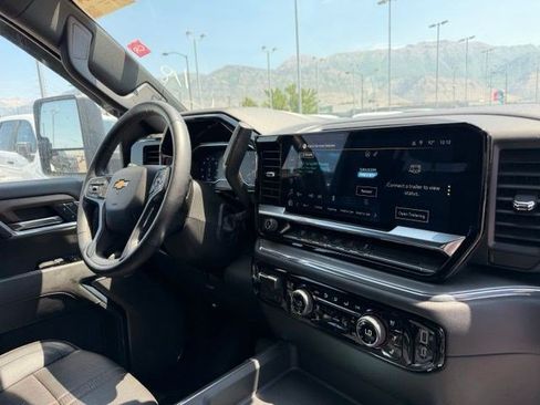 Used 2024 Chevrolet Silverado 3500 High Country AWD/4WD image 10