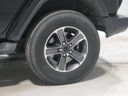 Used 2023 Jeep Wrangler Sahara w/ Cold Weather Group image 28