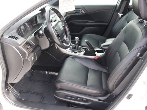 Used 2017 Honda Accord Sport Special Edition image 11