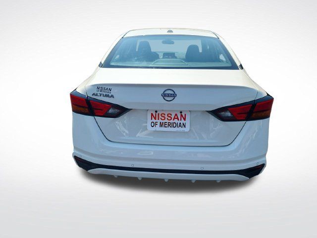 Used 2025 Nissan Altima 2.5 SV FWD image 4
