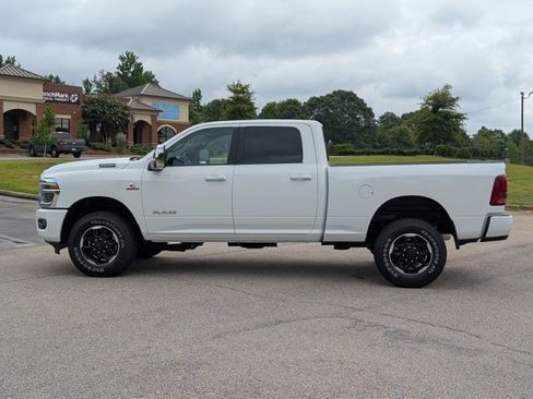 Used 2026 RAM 2500 Laramie AWD/4WD image 12
