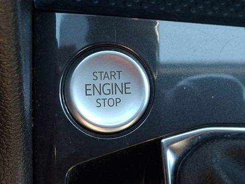 Used 2022 Volkswagen Tiguan SEL R-Line image 25