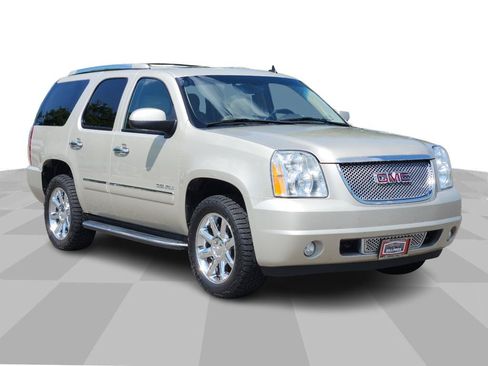 Used 2013 GMC Yukon Denali AWD/4WD image 1