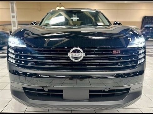 New 2025 Nissan Kicks SR w/ Illumination Package AWD/4WD image 2