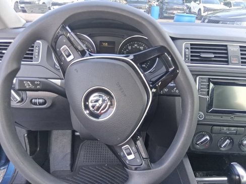 Used 2017 Volkswagen Jetta S FWD image 10