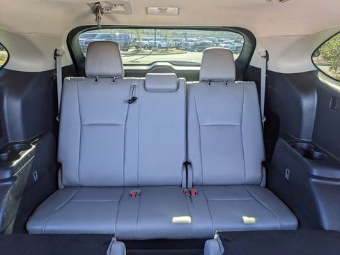 Used 2021 Toyota Highlander XLE image 41