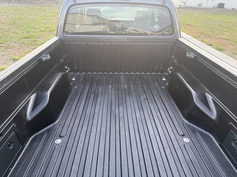 Used 2016 Toyota Tacoma SR RWD image 27
