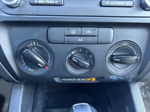 Used 2014 Volkswagen Jetta SE image 29