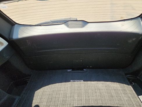 Used 2024 Nissan Rogue SV FWD image 9