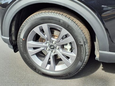 Used 2024 Ford Explorer XLT w/ Equipment Group 202A AWD/4WD image 30
