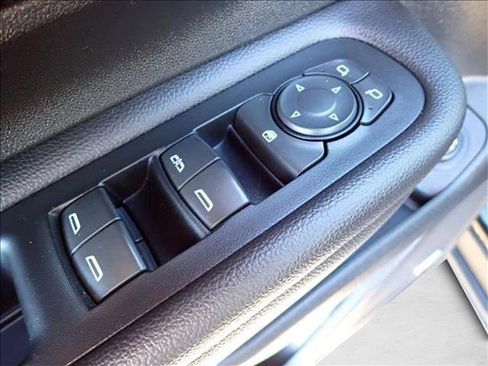 Used 2021 GMC Terrain SLT w/ Infotainment Package II image 17