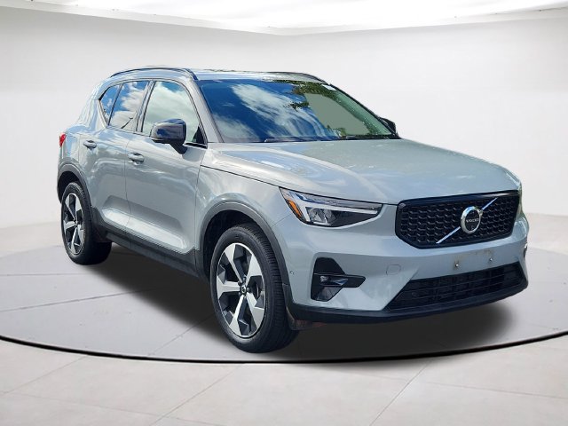 Certified 2024 Volvo XC40 B5 Plus w/ Protection Package Premier AWD/4WD image 1