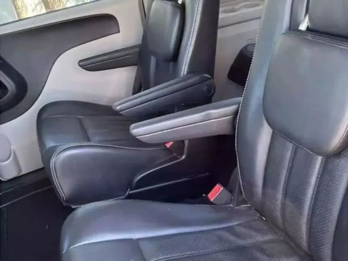 Used 2012 Chrysler Town & Country Touring w/ Entertainment Group #1 image 6