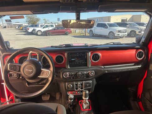 Used 2018 Jeep Wrangler Unlimited Rubicon image 12