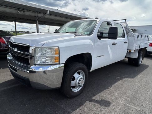 Used 2008 Chevrolet Silverado 3500 W/T RWD image 2