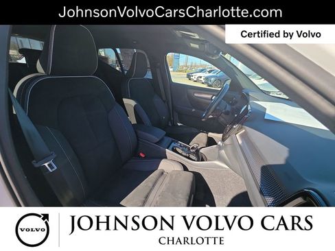 Certified 2025 Volvo XC40 B5 Plus image 18