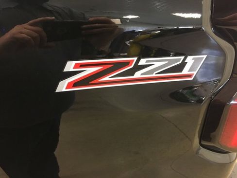 Used 2025 Chevrolet Colorado Z71 w/ Technology Package image 14