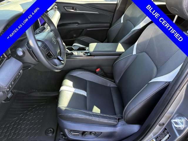 Used 2025 Toyota Camry SE FWD image 11