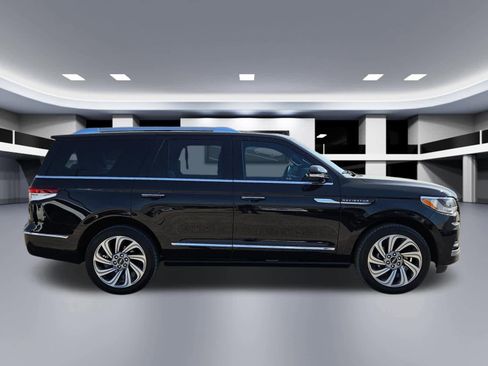 Used 2023 Lincoln Navigator Reserve image 6