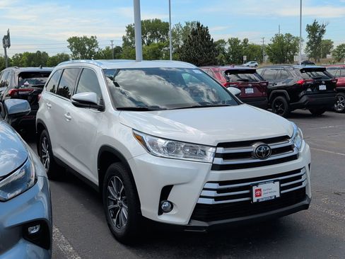 Certified 2019 Toyota Highlander XLE AWD/4WD image 5
