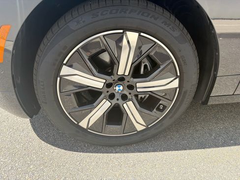 Used 2026 BMW iX xDrive45 w/ Premium Package AWD/4WD image 5
