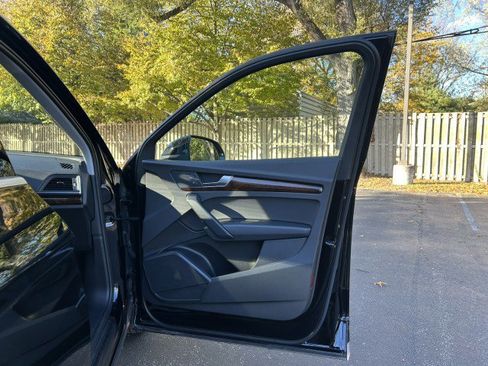 Used 2020 Audi Q5 2.0T Premium w/ Convenience Package image 27