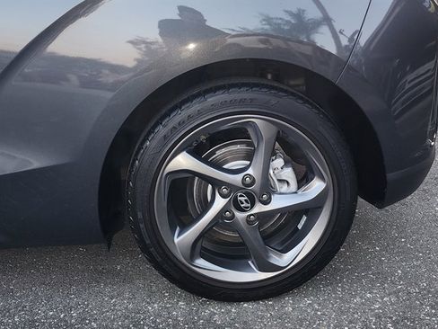 Used 2019 Hyundai Veloster 2.0 image 15