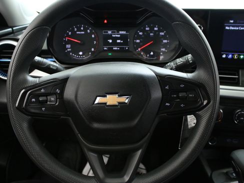 Used 2024 Chevrolet Trax LS image 12