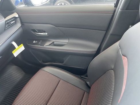 New 2025 Nissan Kicks SR image 16