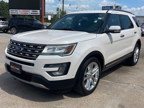 Used 2016 Ford Explorer Limited w/ Equipment Group 301A FWD image 4